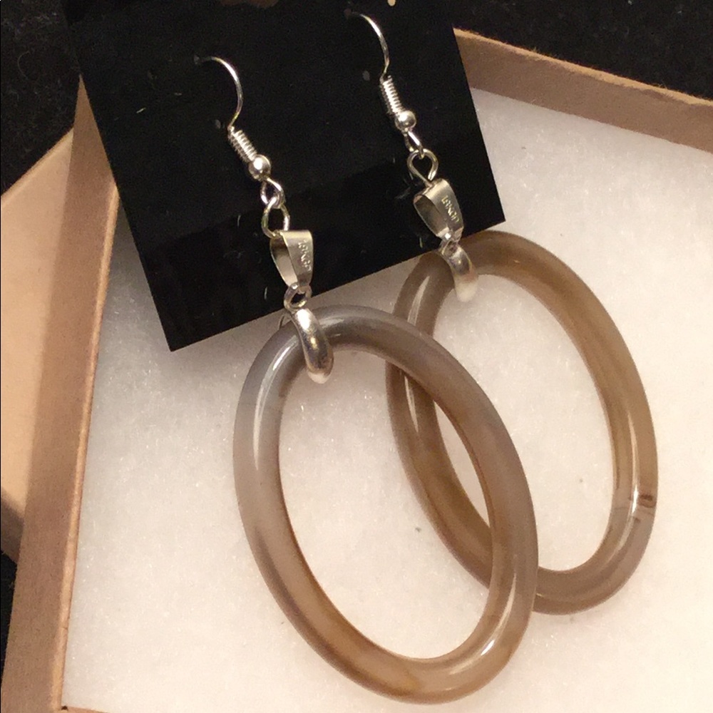 LIMITED 18K White Gold Plated Green Oval Earrings - Picture 4 of 4